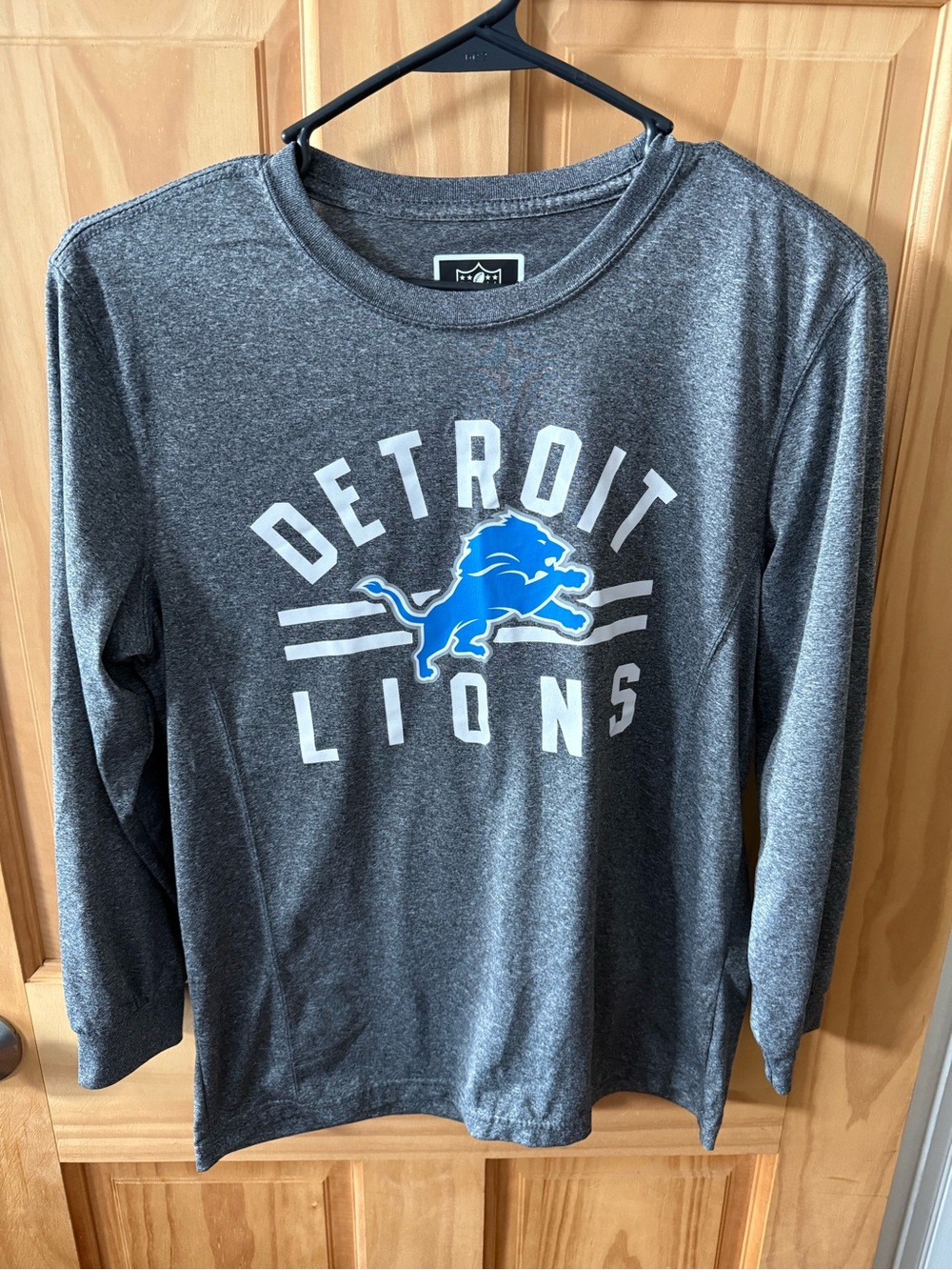 Boys NFL Detroit Lions Size XL (18-20) Long Sleeve Shirt
